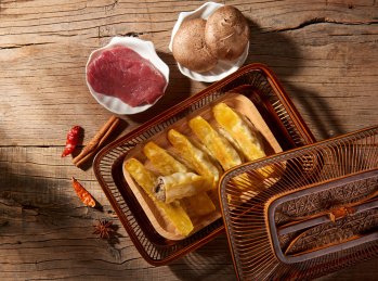 猪肉香菇馅的面点金黄锅贴