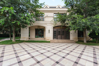 现代城市里的高档别墅居住区