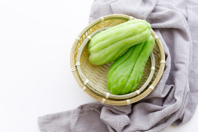 放在竹篮里的中国蔬菜佛手瓜