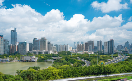 广西南宁民歌湖城市建筑天际线