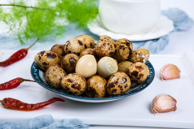 卤制食品美味营养的五香鹌鹑蛋