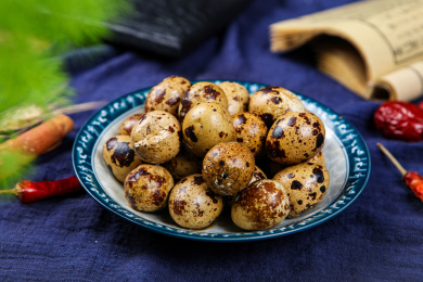 地方小吃美味的卤水茶香鹌鹑蛋