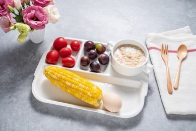 一盘营养均衡的美味儿童早餐