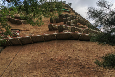 中国甘肃省天水市麦积山石窟风光
