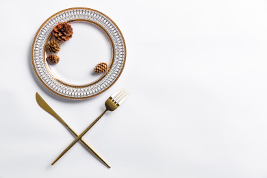 简约北欧风格西餐餐盘松果摆盘刀叉