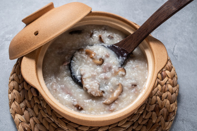 中国美食砂锅粥,一锅香菇瘦肉粥