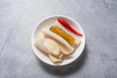 中国美食风味小吃一碟酸萝卜