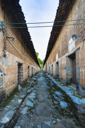 中国乡村古朴的黄土屋和巷子