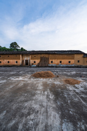 中国乡村古朴静谧的黄土屋