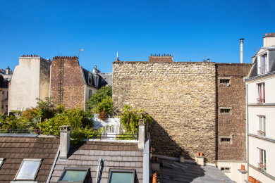 法国巴黎十三区小巷里的法式传统民居建筑