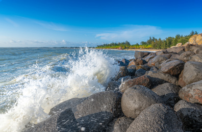 中国广东省湛江市雷州半岛的海岸风光