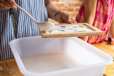 传统手工课程花草纸制作过程