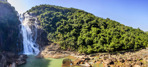 中国广东省梅州市丰顺龙归寨瀑布