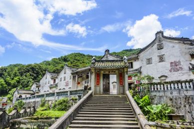 中国广东省梅州市梅县雁洋桥溪古韵继善楼