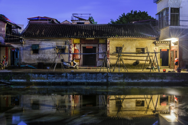 中国广东省梅州市文武齐辉老谢屋夜景