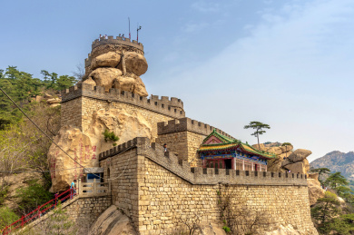 中国辽宁省锦州北镇市医巫闾山白云关