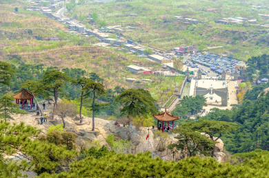 中国辽宁省锦州北镇市医巫闾山