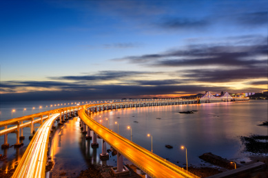 中国辽宁省大连市星海湾跨海大桥日暮