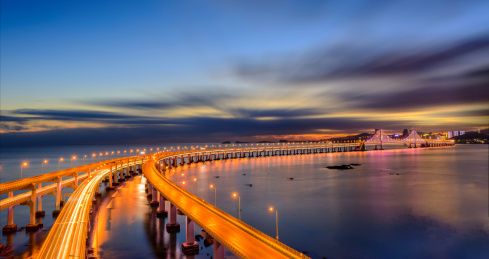 中国辽宁省大连市星海湾跨海大桥日暮