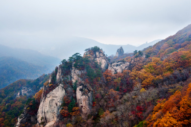 中国辽宁丹东宽甸天桥沟秋景
