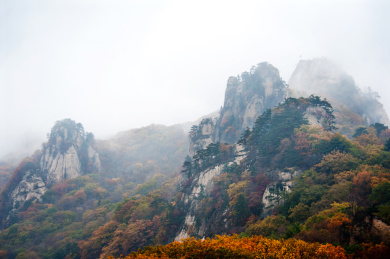 中国辽宁丹东宽甸天桥沟秋景