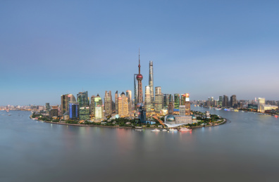 中国上海浦东新区陆家嘴航拍夜景全景图
