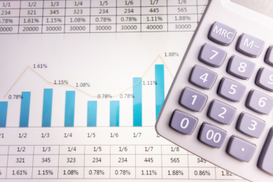 数据图表的上面放着计算器