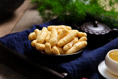 中国传统特色小吃糕点芝麻果