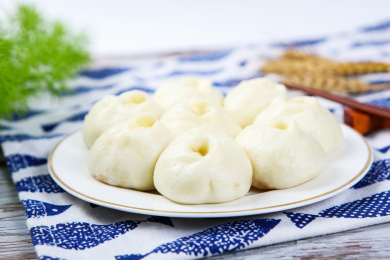 传统美食早点美味的小笼包子