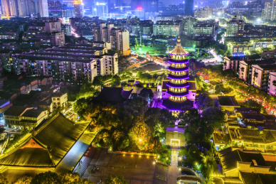 中国江西省南昌市绳金塔夜景