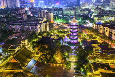 中国江西省南昌市绳金塔夜景