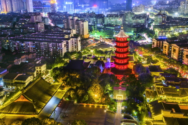 中国江西省南昌市绳金塔夜景