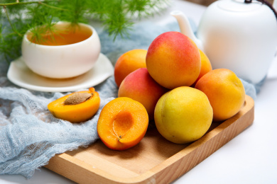 新鲜有机水果酸甜可口的杏子