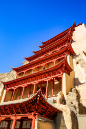 甘肃敦煌莫高窟的外部景像