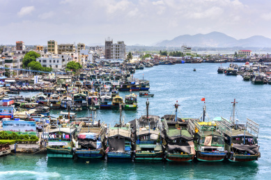 中国海南陵水南湾猴岛新村渔港