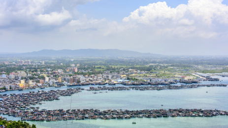 中国海南陵水南湾猴岛新村渔港