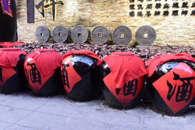 土家族摔碗酒酿造珍藏白酒酒缸酒坛