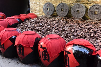 土家族摔碗酒酿造珍藏白酒酒缸酒坛