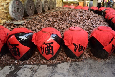 土家族摔碗酒酿造珍藏白酒酒缸酒坛