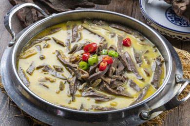 锅仔酸汤羊杂（锅仔羊汤）