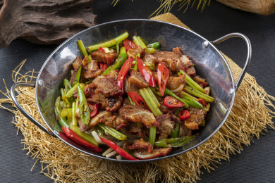 锅仔西芹猪头肉 中华料理