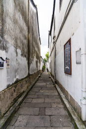 中国浙江省杭州市拱宸桥西历史文化街区的小巷