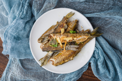 法式香煎野生河鲜翘嘴鲌配薄荷