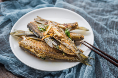 法式香煎野生河鲜翘嘴鲌配薄荷