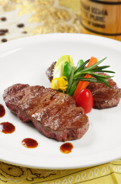 西餐美食烤肉类乡村小牛排