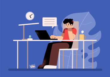 一张书桌一台笔记本一个男人