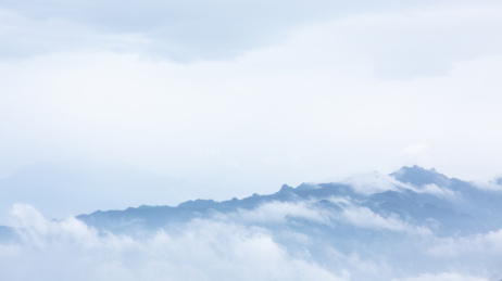 中国河南尧山山峰云海