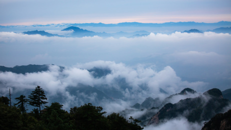 中国河南尧山山峰云海