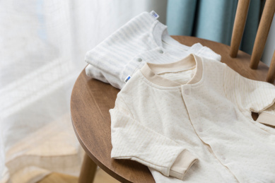 柔软舒适的婴幼儿连体服装