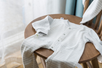 柔软舒适的婴幼儿连体服装